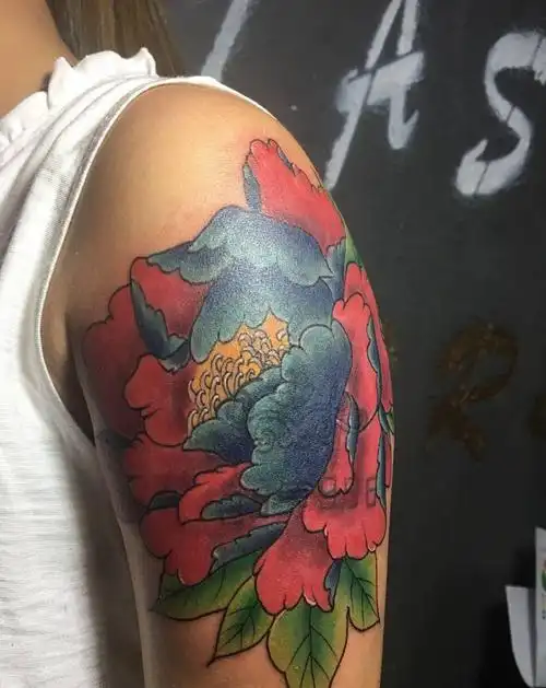 牡丹花遮盖纹身图片