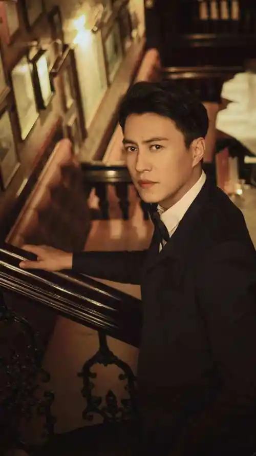 靳东个人资料简介演员(靳东是哪里人有什么背景)