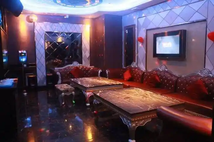 那个时候ktv还是公认的高消费场所,北京大众点评排名第一的ktv"k歌之