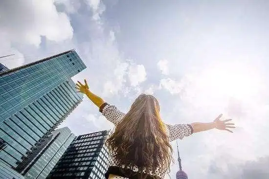 新闻详情你们是母亲眼中远去的背影,你们是妻子舍不得挂掉的电话,你们