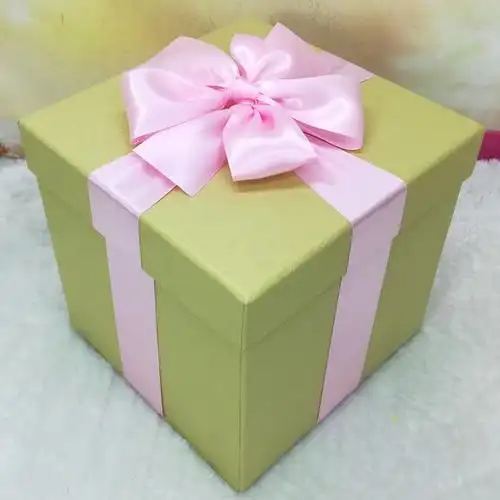 高档超大号金黄色礼盒礼品盒正方形抱枕零食礼物包装盒定制