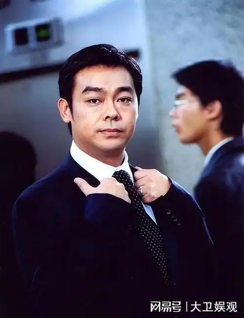 明明长得不帅,但"荷尔蒙"爆表,这几位男港星赢在气质