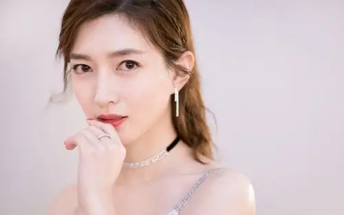 江疏影性感写真图片-美女壁纸-高清美女图片-第2图-娟娟壁纸