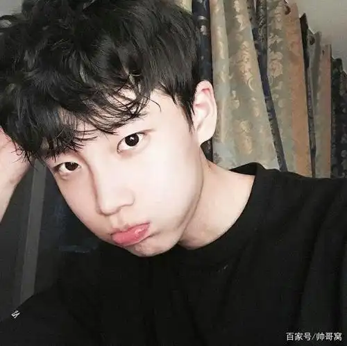 组图:清新脱俗的阳光小奶狗,16岁如青葱般年华的外形,太帅了!