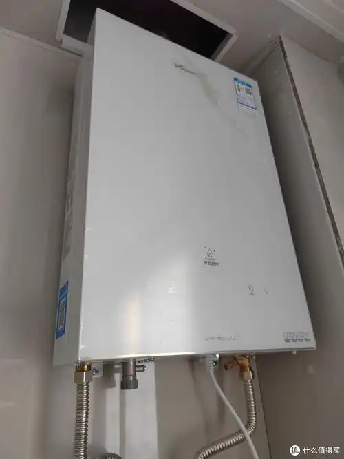 万和13y2恒温热水器的性价比也非常高.它不仅价格实惠,而且性能卓越.