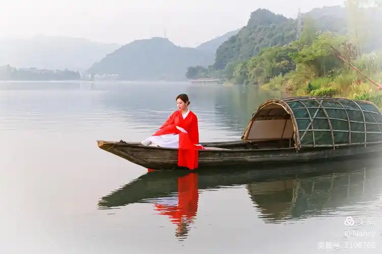 雾霭仙境有美女