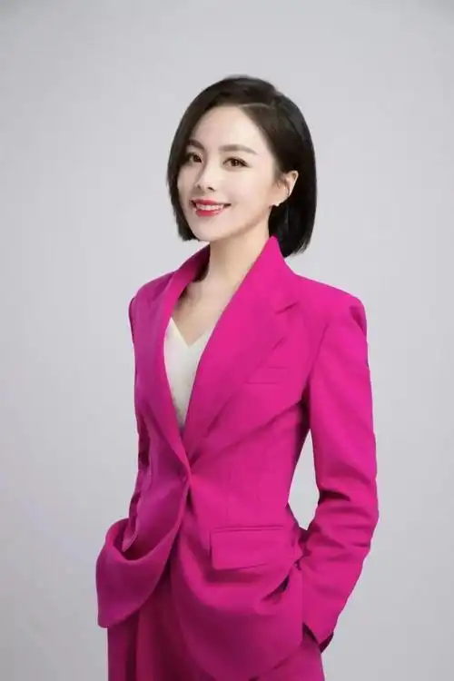 主持人 顾耘参与嘉宾原嘉定博物馆副研究馆员 陶继明他从书店学徒