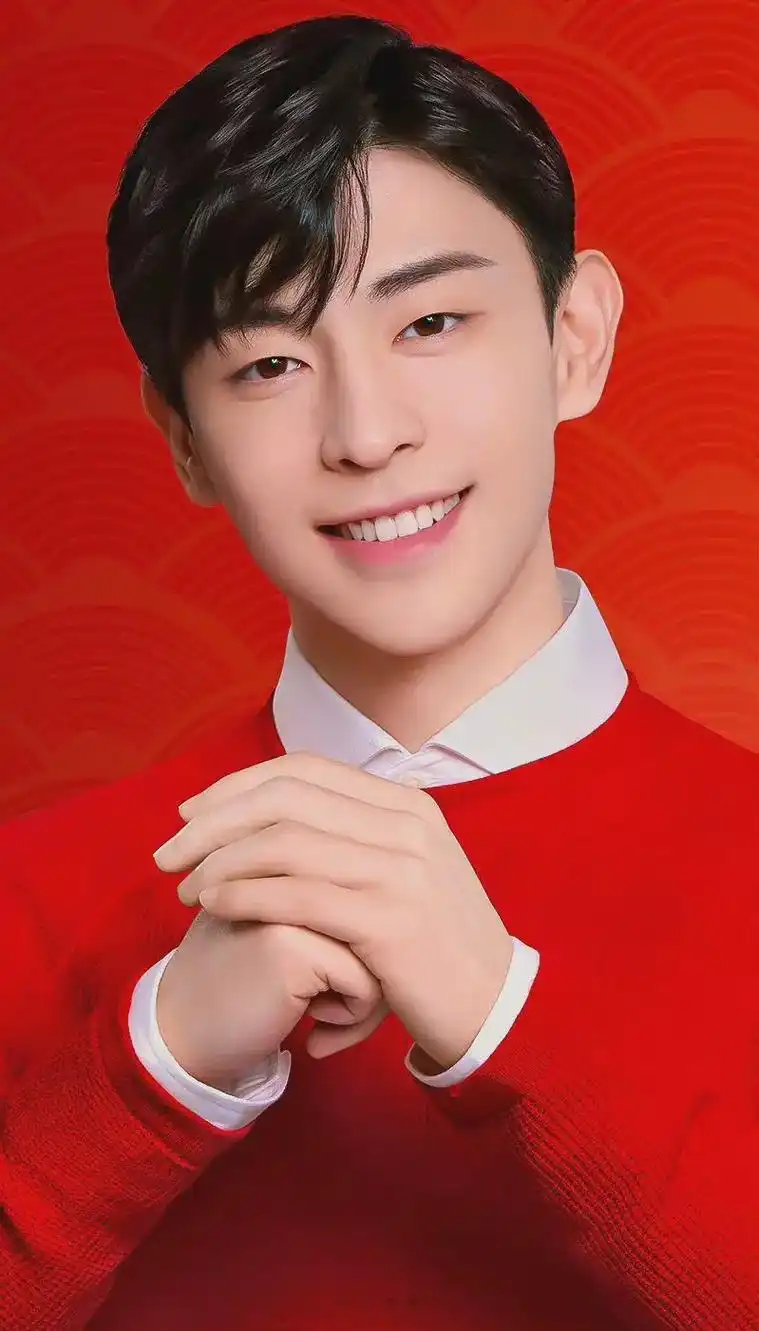 邓伦[超话]# 90#邓伦刻进dna里的西装礼仪# 90# - 抖音