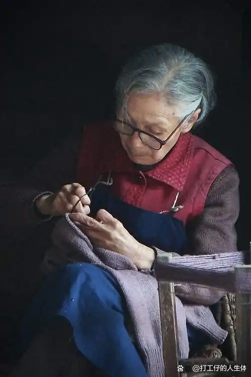 "慈母手中线,游子身上衣",还曾记得自己刚刚大学毕业准备去远方打工时