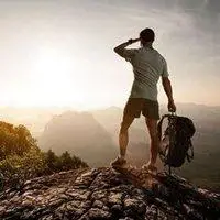 男人眺望远方梦想头像_微信头像图片大全