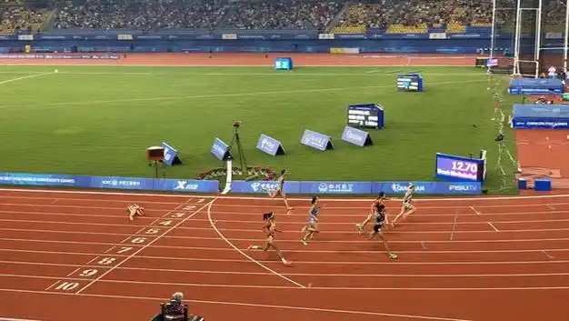 天府融媒看大运12秒76川妹子吴艳妮获得成都大运会100米栏亚军