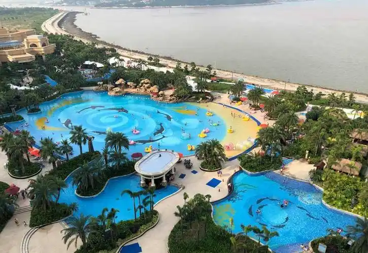 探访长隆横琴湾水世界,娱乐项目丰富多彩,欣赏海豚萌宝曼妙姿态_个人