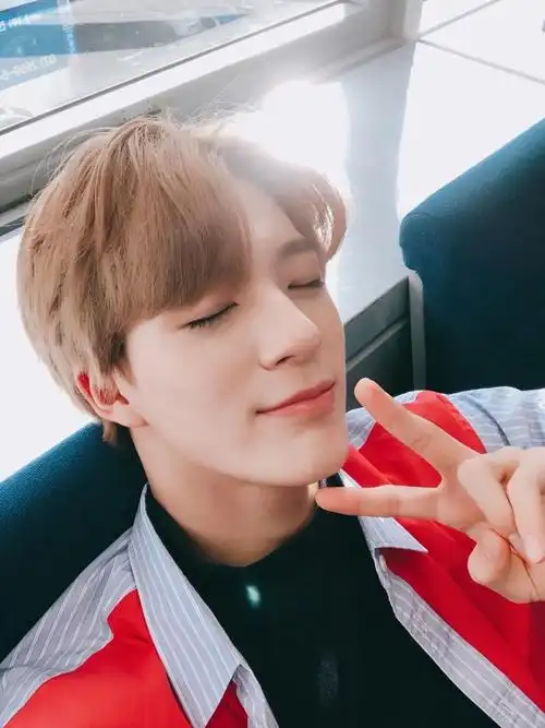 李帝努这么帅气/漂亮的自拍是真实的吗?