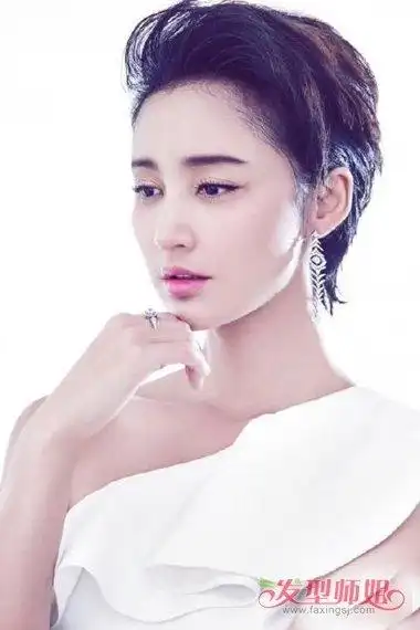 大牌女明星头发厚剪什么短发好看 女生头发多又厚适合的发型大全