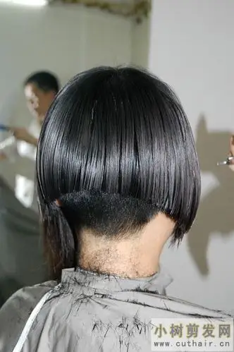 中国美业 长发 剪发 >> 正文