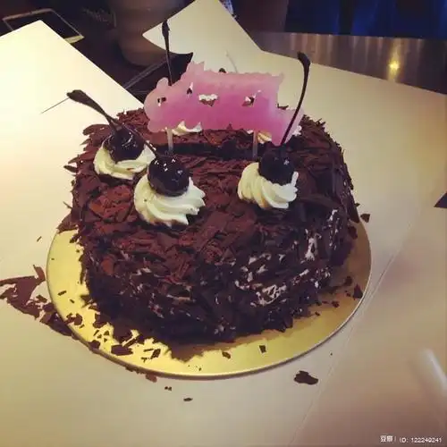yy 同学给我买的生日蛋糕,味道very good