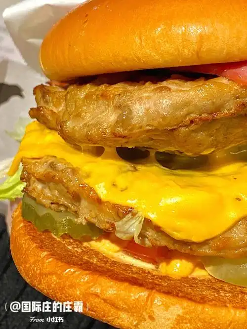 讲真肯德基早就应该出牛肉汉堡……牛肉汉堡77吮指77蛋挞别人不