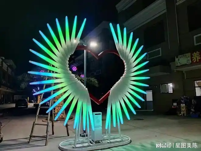 天使之翼灯光装置不锈钢景观雕塑人体感应灯光交互变化体感羽翼