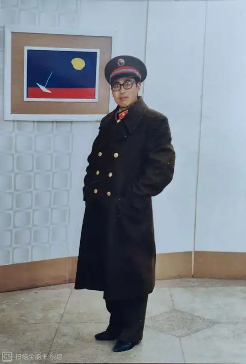 临转业时的照片(85式服装)