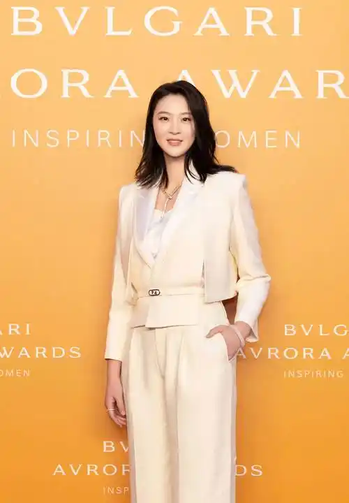 中国女排最美队长:2次心脏手术7根钢钉,27岁嫁北大高材生_惠若琪_排球