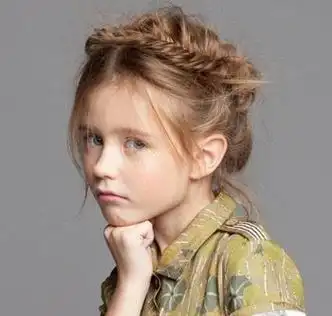 小女学生日常发型 日常编辫子发型图片