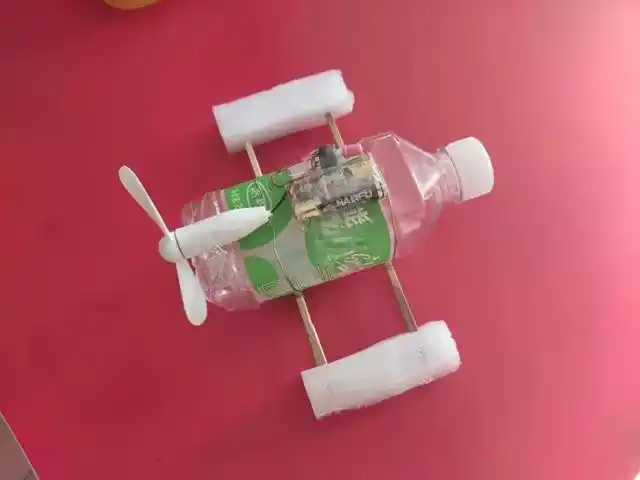 中央美术学院附属实验学校小学部组织开展科技小发明评比活动