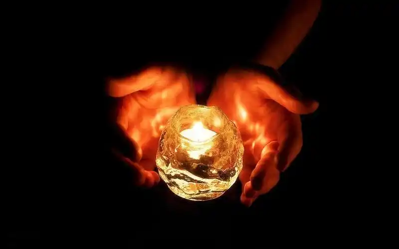 愿逝者安息 为伤者祈福 昆明 今夜为你祈祷