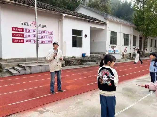 春季研学丨开化县林山乡中心小学走进春天的课堂