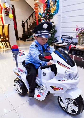 警察三轮车儿童电动摩托摩托车车小孩可坐两人玩具车儿童电动车