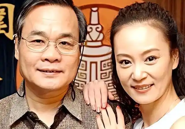 被刘德凯抛弃后丈夫又坠楼去世63岁刘雪华孤老半生与狗为伴