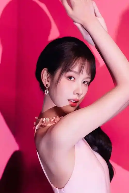 陈都灵百变造型:嘟嘟女神天生丽质