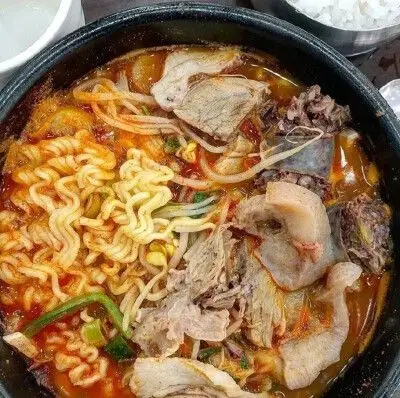 深夜只有美食可以