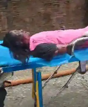 火灾现场 这名女子才18岁,正处于女孩子最美的年纪,而这场突如其来的