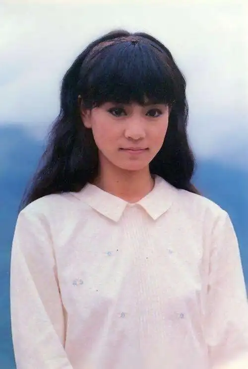 刘雪华年轻时人长得美,演技又好,只可惜感情之路比较坎坷.