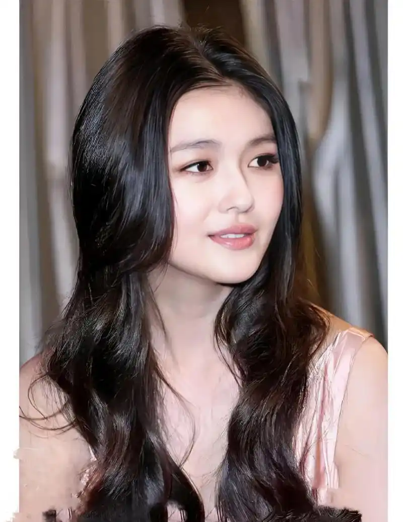 大s这个人还是有些奇怪的,毕竟她是一个相当有名的人物!