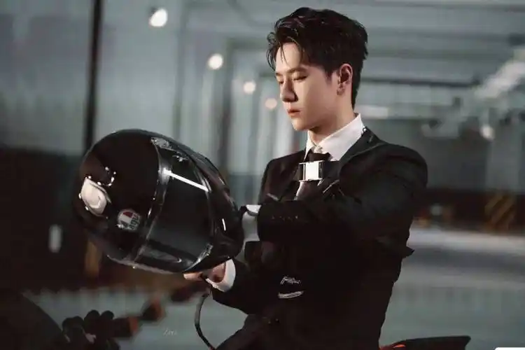 从小巫"神预测",看王一博的事业与未来!