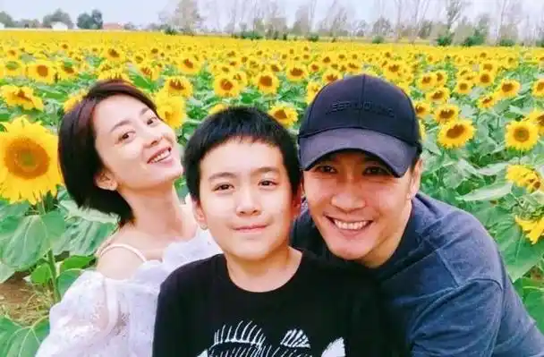 六,说到陈建斌和蒋勤勤这对搭档,那可是演艺圈的黄金组合啊!