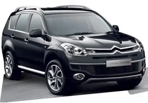 安德烈吉普车服务中心发生大火