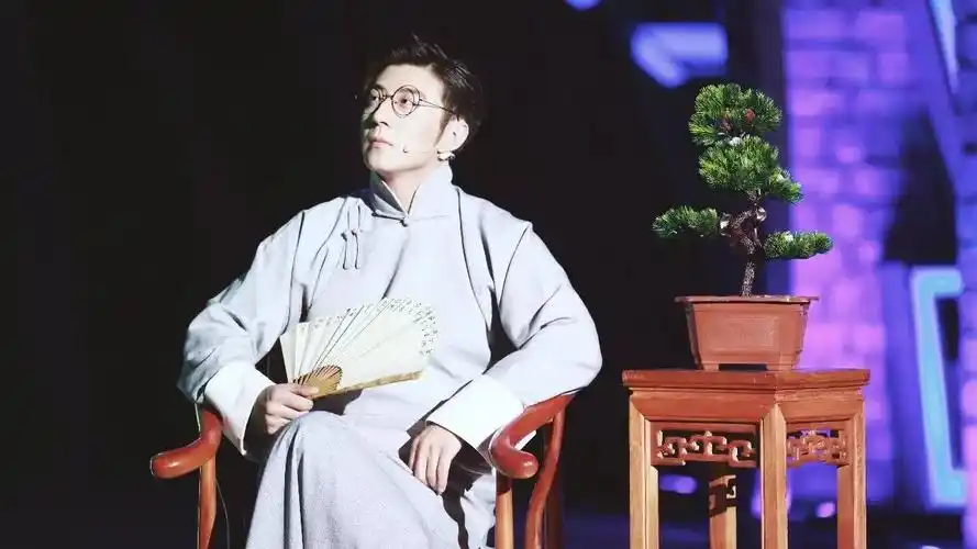 零剧透聊聊高晓攀的《小先生》吧,这可能是比《大话西游》更有情怀的