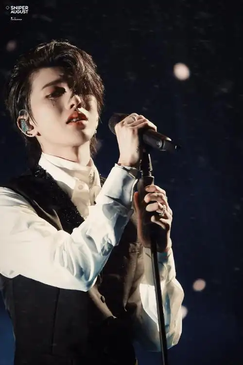 蔡徐坤唱没有意外哭了##蔡徐坤2021个人巡回演唱会