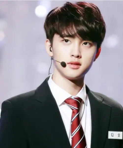 都暻秀图楼独一无二的寸头男爱豆