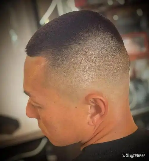 脸大脸宽的男生适合什么发型图片,脸胖的男生留这25款短发也很帅!