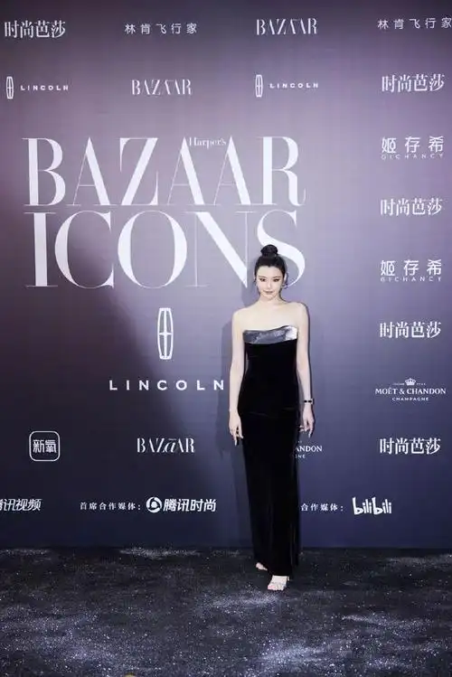 两大超模同台奚梦瑶日渐丰满何穗却凭腰上热搜网友怀二胎