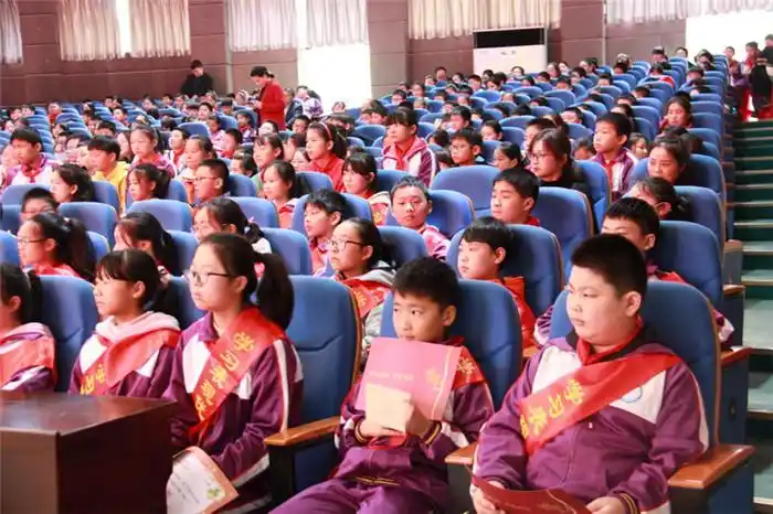 淮安洪泽湖实验小学颁奖助学_手机搜狐网