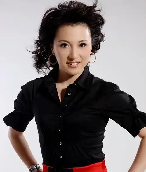 回顾主持人梦桐与富商结婚19年零绯闻今47岁风韵犹存