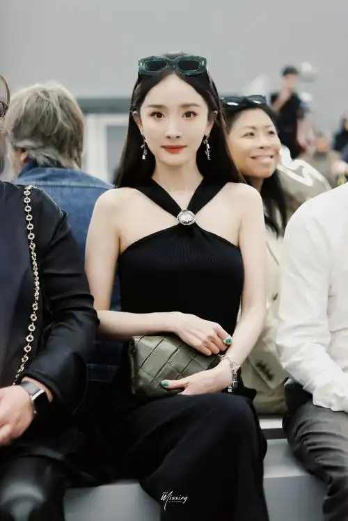 杨幂loewe罗意威全球品牌代言人##杨幂巴黎时装周