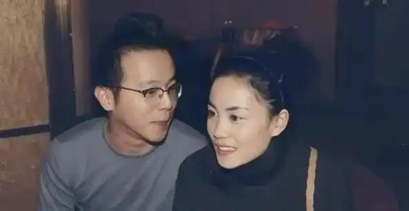 而王菲之女窦靖童,竟与周迅结下了深厚的闺蜜情谊.