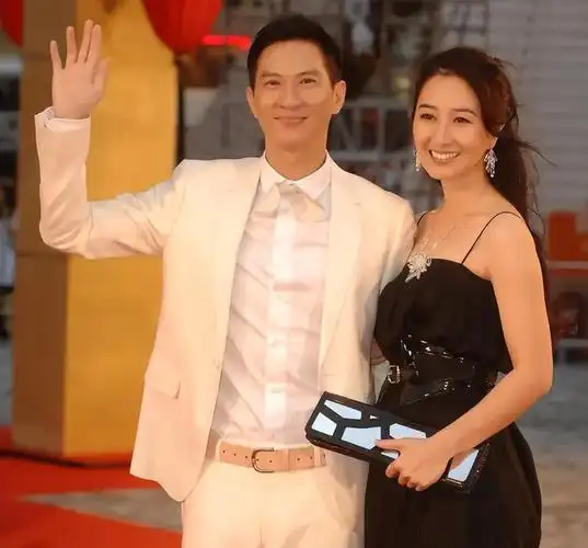 张家辉和关咏荷20年婚姻内幕曝光!笑翻众人的搞笑小故事揭秘!