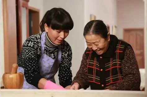 张少华《家有一老》成极品 葛玟希商秉弛爆趣事