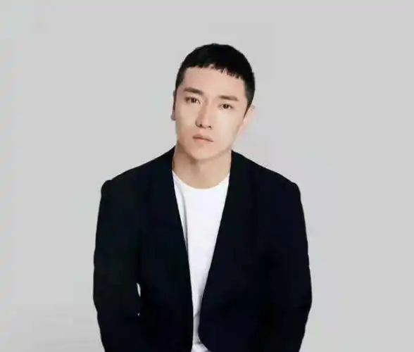 歌手王琪火了可可托海的牧羊人太感人从酒吧唱上春晚舞台